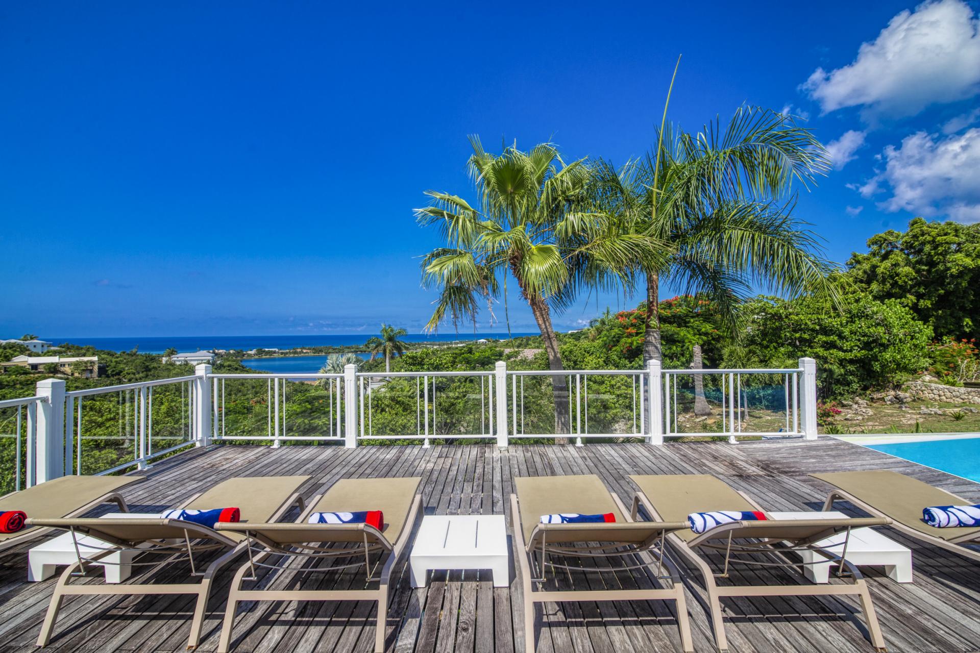 1 Location villa callisto 3 chambres 3 salles de bain avec piscine vue mer aux Terres Basses à Saint Martin